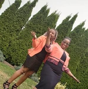 Meet your Posher, Regina